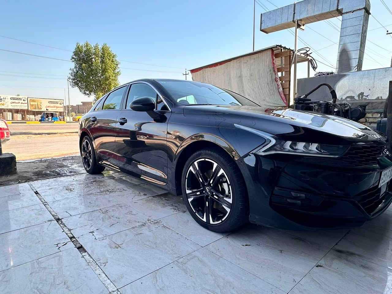 ‏  K5 جيتي لاين 
موديل 2023
 محرك 1600 تيربو 
مواصفات GT LlNE
اللون اسود
 

بصمه
شحن هاتف لاسلكي 
قياده ذاتيه ؏ الخطوط السريعه
هاند بريك بصمه 
مثبت سرعه 
نضام ABS
مانع انزلاق
بك لايت ليد
شاشة
كامره دواره
شاشه اعطال
ويل كورم لونين
رادار جانبيه
اشاير بالمري 
كشنات جلد 
مقعد للسائق قابل للتعديل كهربائياً
لايتات ‏4 عدسات 
نضام قياده أيكو + سبورت +سمارت +نورمال
بلوتوث + aux + usb
فول تحكم ستيرن
كير أوتو + عادي
ئوتو بريك 
ستيرن حرف D  
التشغيل عن بعد 
‏OUTO HOLD
لاسلكي Android Auto 
السعر 185
السياره وارد امريكي
بدون صبغ بدون تبديل
حادثها بالصور بالمنشور
برغي ممفتوح بالبدي مالتها
كير محرك تبريد ع وضع الشركه
ماشيه ٢٥ الف ميل
اتصال ***********
اتصال ***********
