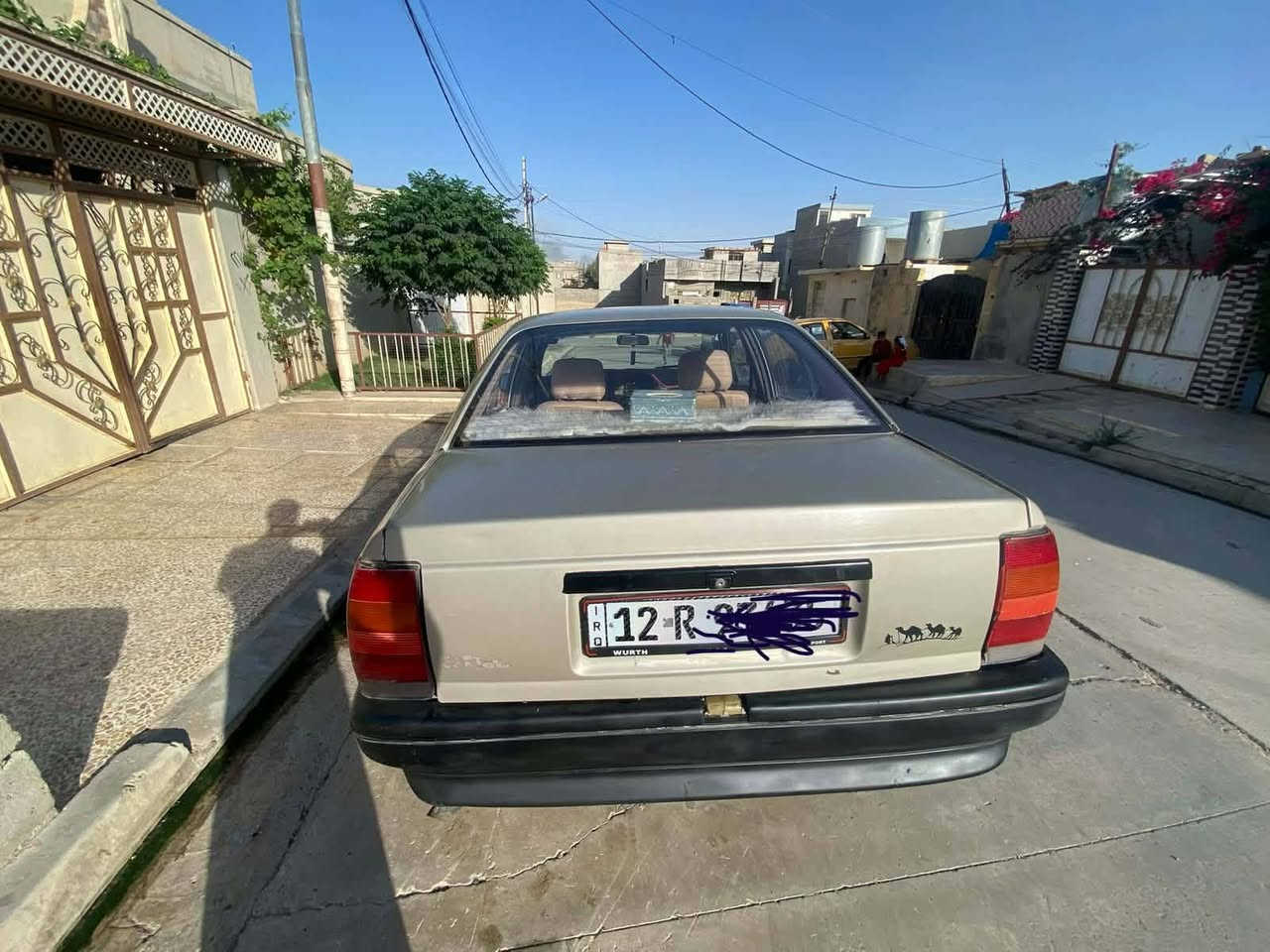 السلام عليكم 
اوميكا موديل 1988
رقم جديد هزة جديدة شرط وكالة و تحويل 
كير محرك شرط كير اوتماتيك / سعرها 32 $
ترهم مقدمة ايضا مكاني الموصل حي المؤمون
*********** / بي واتساب ايضا
