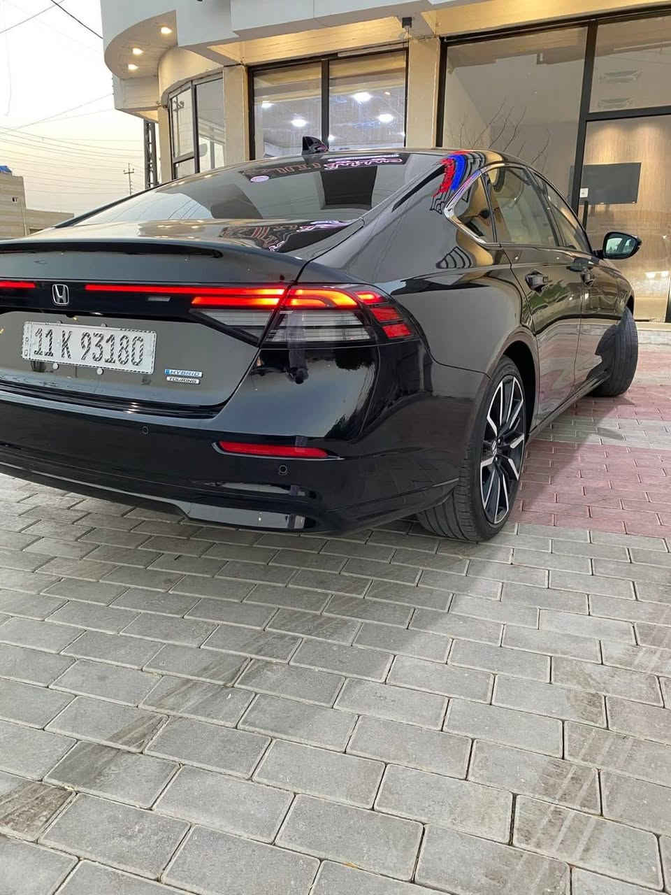 السلام عليكم..
هوندا أكورد 2024 (تورنك / فول كامل / 2.0 هايبرد) 🚗 🔥 أعلى فئة 🔥رقم بغداد بااسمي جاهز وكآمل تحويل مباشر  
الممشى 47 الف ميل
• محرك 2.0 هايبرد (بنزين + كهرباء)

• شاشة كبيرة + Apple CarPlay & Android Auto

• نظام صوتي Boos 🔊

• فتحة سقف 🌤

• مقاعد تدفئة وتبريد امامي + الخلفي تدفئة

• تحكم كهربائي بالمقاعد + ميموري للسائق

• تشغيل بصمة + دخول ذكي (بصمة أبواب)

• رادار أمامي + رادار جانبي +رادار خلفي

•كاميرا خلفية متعددة الزوايا

• حساسات أمامي وخلفي + • شحن لاسلكي 📱

داتا شو تعرضلك السرعه على الجامه

• إضاءة LED أمامي وخلفي 

ضررها فقط البنيد ربعه مصبوغ وبلجاملغ بارد مثل ماموضح بالصور شواصي لغود دواخل مكفولات
السعر/// 206$ وبيها مجال

للاستفسار الاتصال على الرقم *********** اتصال أو واتساب
