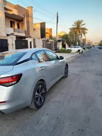 للبيع نيسان سينترا SV2023رقم بغداد تحويل مباشرحادث بنيد صبغ محرك 2000 ...