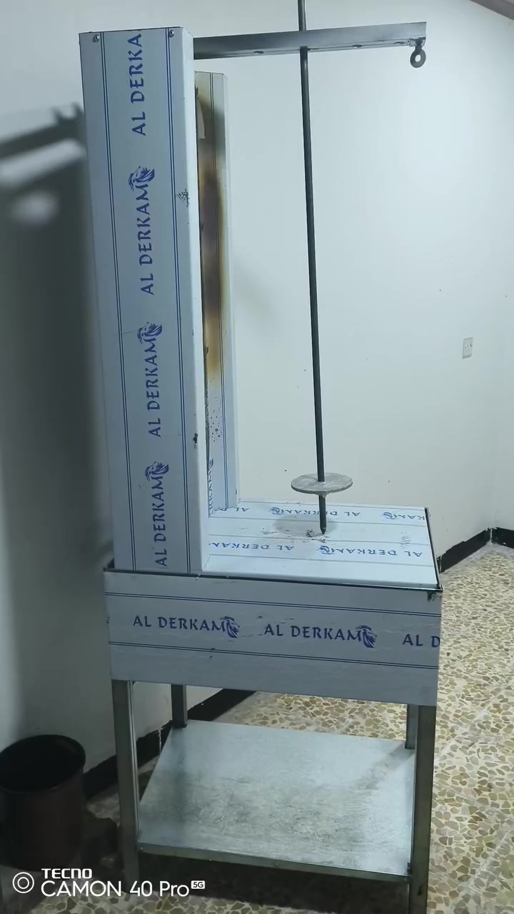 يوجد شواية شاورما للبيع خمس عيون مستخدمة يومين فقط
هيه وملحقاتها السعر 250 ألف 
***********
