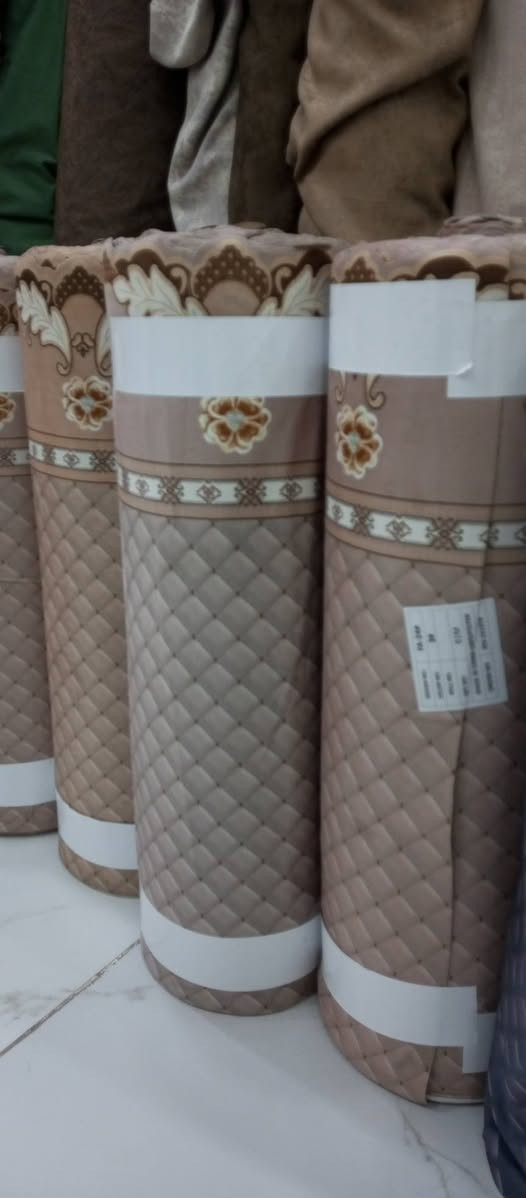 مفرش تخم بالفين 
10 مقاعد =7ونص متر ب15 الف 
متوفر توصيل لكافه المناطق 
*********** ادهم
