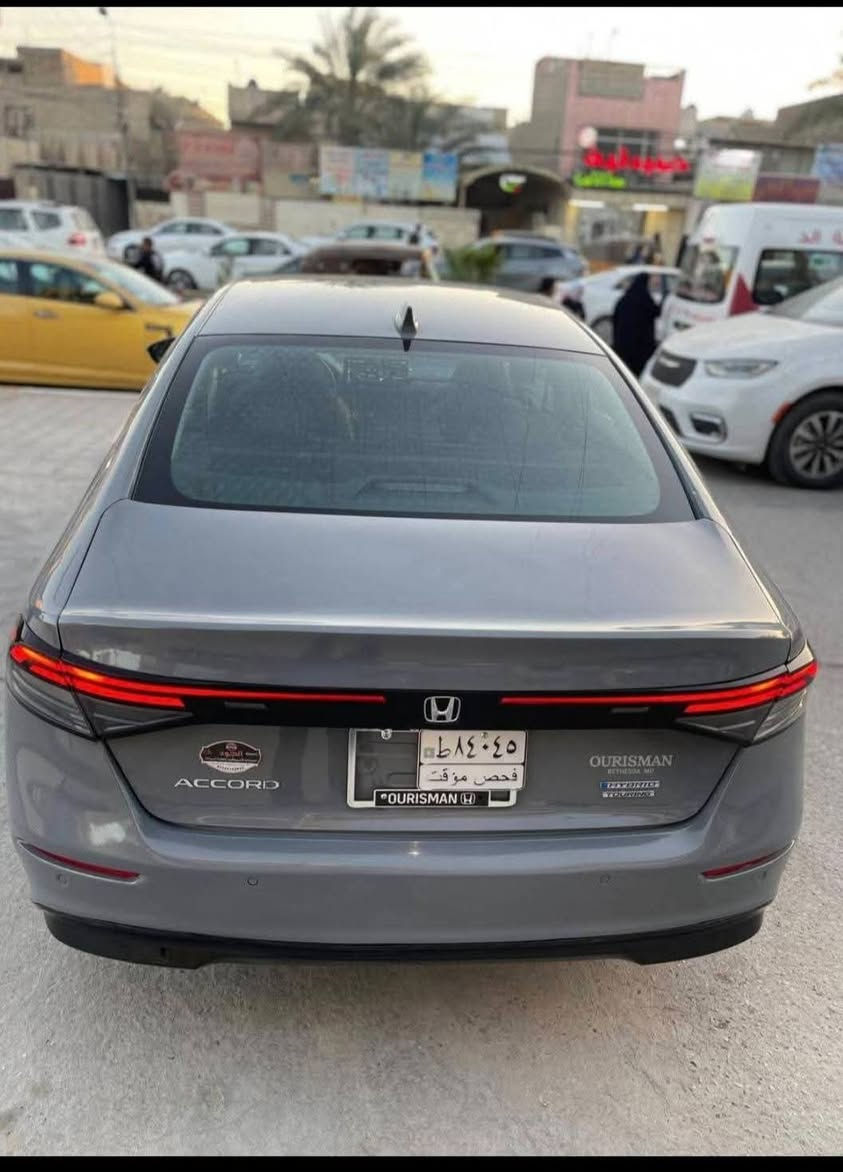 السلام عليكم .
هوندا اكورد هايبرد 2025 للبيع ماشية 1000 ميل السيارة فئه تورنك اعلى فئه فول مواصفات بالكامل صور حادث السياره موضح بالصور وبدون شواصي وبدون لغد وبدون كص حوض وما بيها اي قطعه تبديل كلها ليبل واحد السياره مصلحه تصليح درجه اولى وجاهزه وشغاله .
للاستفسار .
*********** اتصال او واتساب
