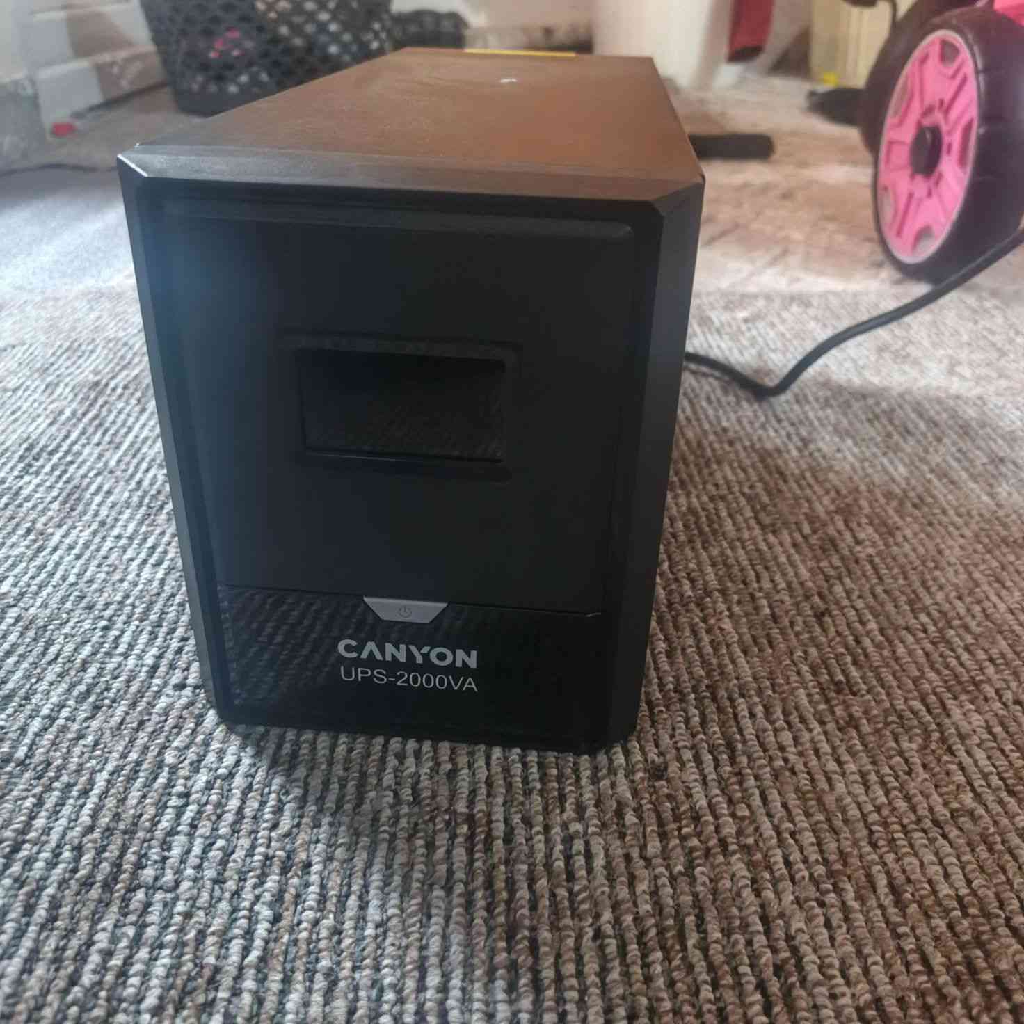 السلام عليكم يوبي اس 2000 فولت مال اجهزه كبيره مصارله سبوع من اخذته جان عندي اكس بوكس سريس اكس وبعته وبقه هذا اليوبي اس سعره ١٠٠ الف مكاني دوره للاستفسار ***********
