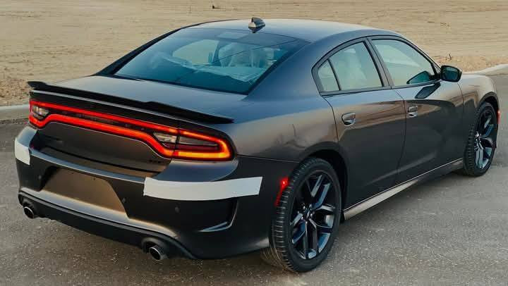 دوج جارجر موديل 23 أصل أخر اصدار 
مرقمه بغداد باسمي 
مواصفات GT
محرك حجم 3600
شاشه كبيره كار بلي 
كامره خلفيه دواره 
بصمه بيبان وتشغيل 
تشغيل عن بعد 
فول تحكم ستيرن 
رادار امامي جانبي 
حساس دعاميه خلفي 
تدفئه بالكشنات 
كشن كهرباء 
دبل كزوز 
ويل كب حجم 20 كروم 
هيتر بالمرايه 
المرايه قابله للطي 
اريل نفكيشن 
لايت ثلاث عدسات 
سياره جديده حادثها موضح بالصور تبديل باب نفس اللون وصبغ اسفل قبق البانزين بدون دواخل يرباك برده راجع سستم 
مكانها الديوانيه سعرها 270 وبيها مجال للاستفسار الاتصال على الأرقام *********** واتس اب 
***********
