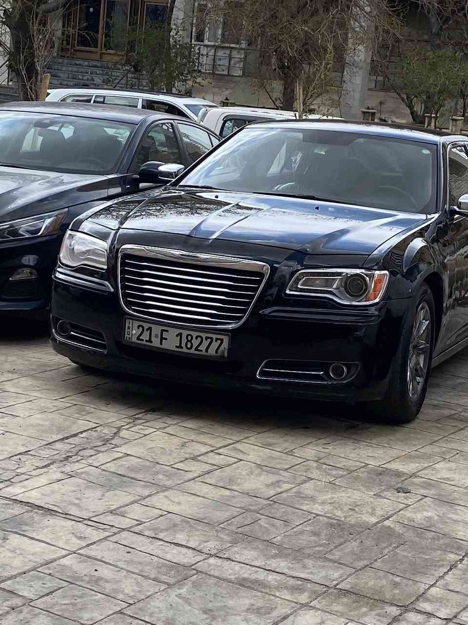 السلام عليكم  ابوباما ٢٠١٢ سليمانيه  نضيفه وخير من الله منضومه تبريد جديده حته فريز بدلت. مكينه وكير خير من الله. كير طيار. حادثها. الجاملغ الامامي فقط.   وبيها الجه الشانيه نص جاملغ خلفي.  السياره بدون دراخل  كربلاء  السعر ١٦٠  وبيها مجال مكاني كربلاء.  ***********
