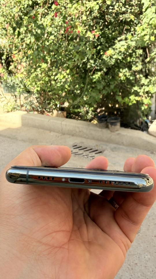 للبيع   11 برو ماكس شرط النضافه ولا شخط بي بطاريه 🔋95‎%‎ ذاكره 256. السعر 🔥🔥***********
