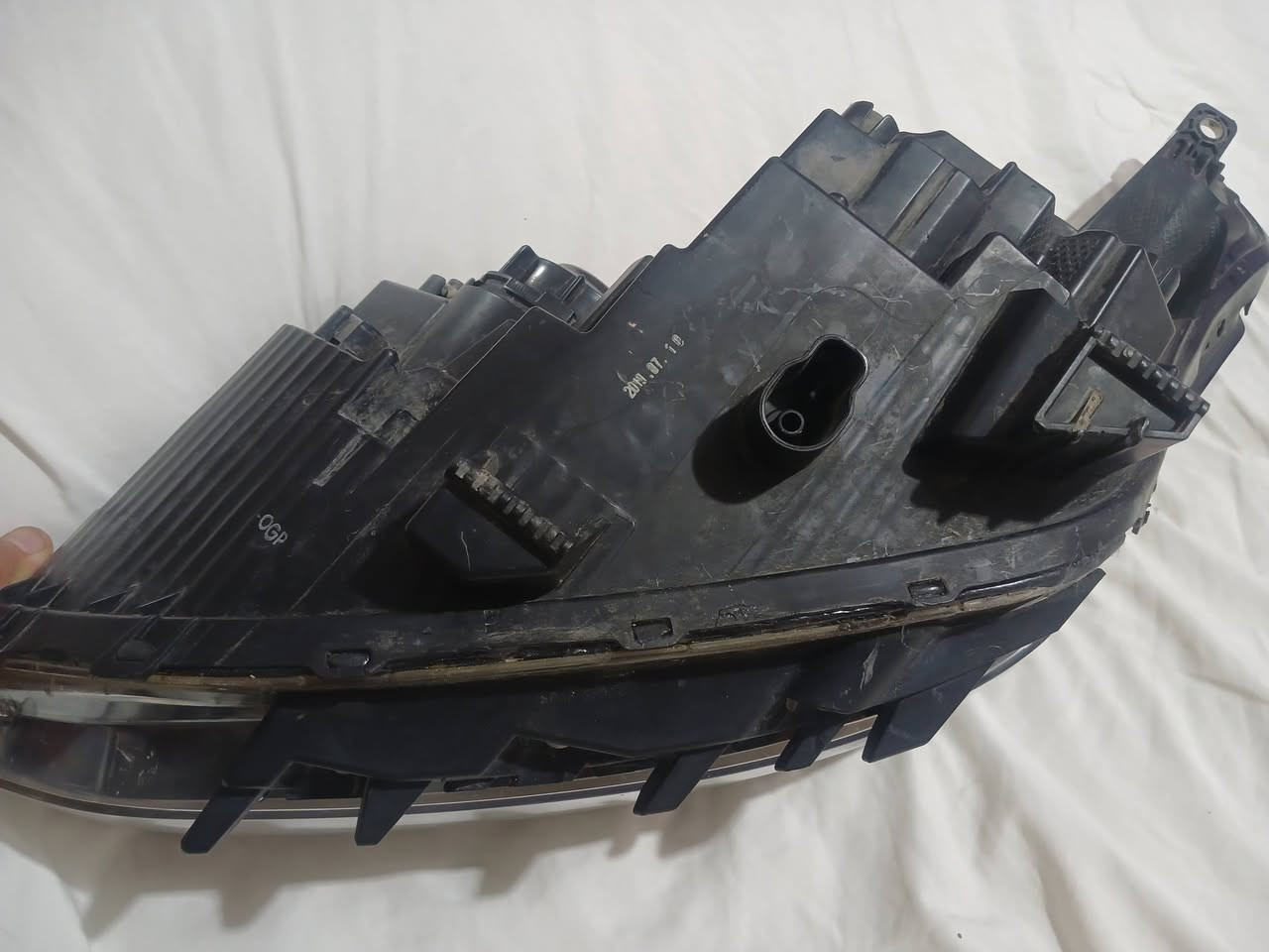 السلام عليكم
للبيع.....
لايت سيراتو جهة اليمين عكس السايق 
كوري اصلي تفصيخ مفتوح تنظيف فقط
السعر 200 الف
***********
***********
واسط....الزبيدية
