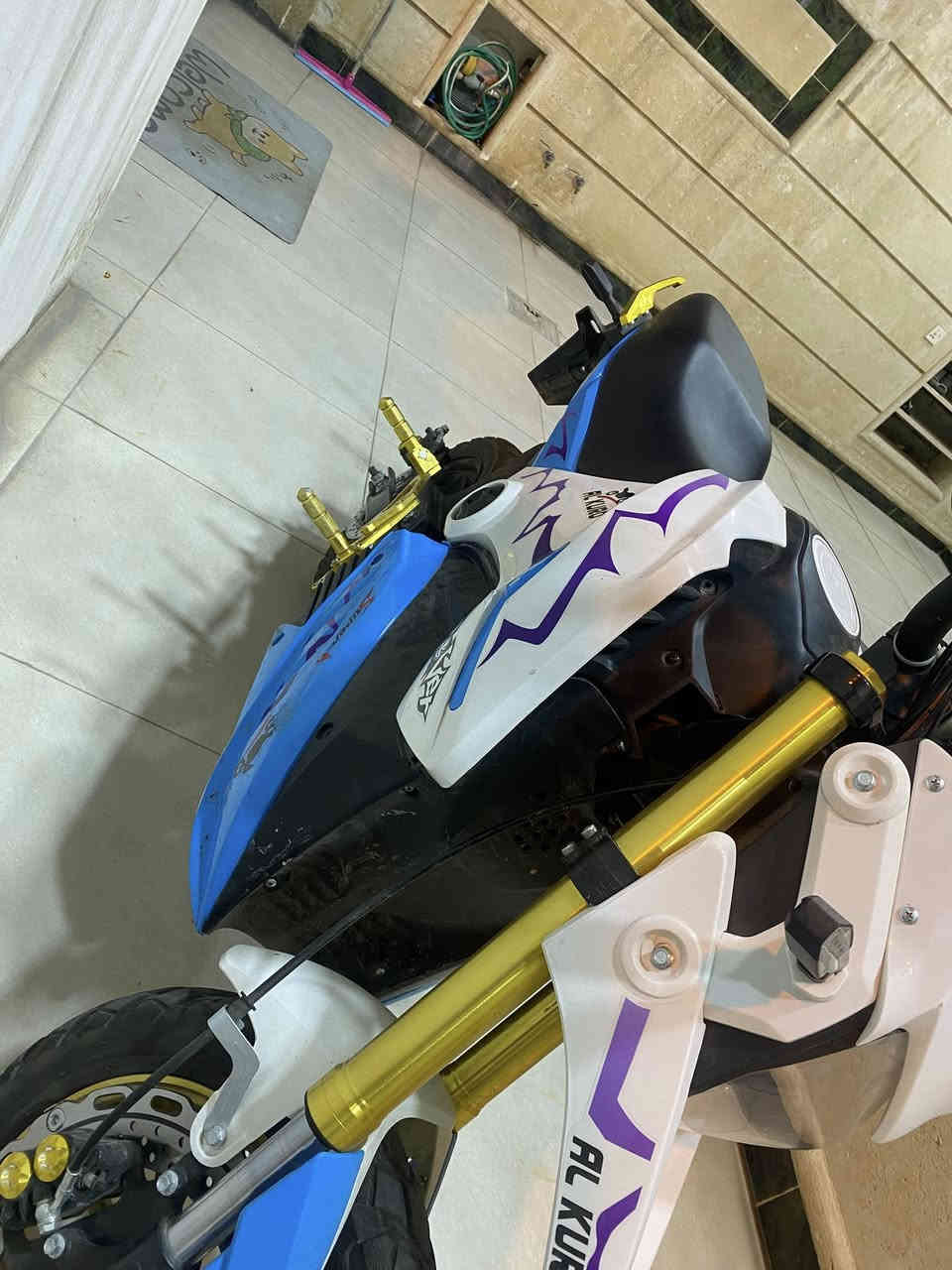 دراجه بطح قفاز شحن شهرين مستخدم بطاريه ٦ ملف ٢٥٠٠ سرعه حقيقيه ٩٥ سعر٩٠٠ وبي مجال عنوان كركوك رقم ***********
موصفات
قفل استيرن
نضام رجوع الى الخلف
تشغيل عن بعد
