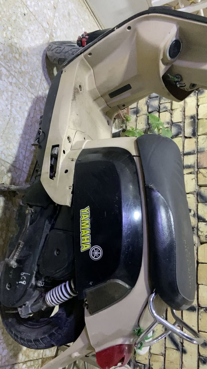 دراجه ماكس بوليس للبيع بيهه نواقص قليله للاستفسار مراسله الصفحه او الاتصال *********** مكاني بغداد الزعفرانيه
