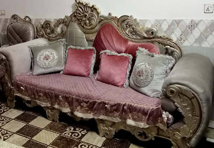 السلام عليكم تخم للبيع 4 قطع كبار كل قطعه 4 مقاعد وكرسي واحد يعني13 مقعد لعسر 350 وبي مجال مكاني كربلاء قرب مدينه العاب سندباد


**إذا كنت صاحب هذا الإعلان وتريد حذفه لأي سبب، رجاءا أرسل رسالة إلى الدعم الفني**