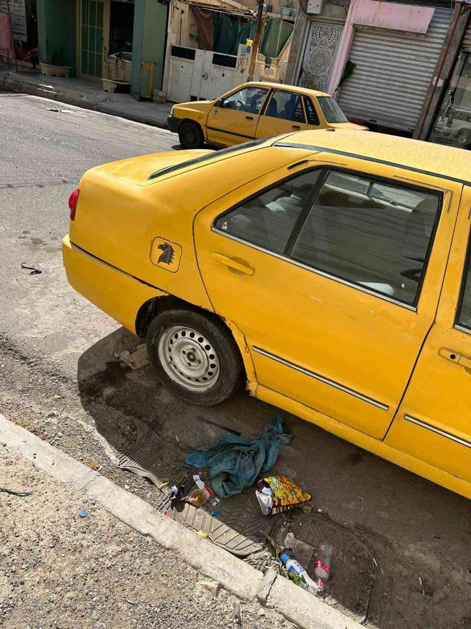 كوين محرك بي نفخ وكاله عامه بل موصل نينوئ عليها هيا 400الف سياره مال روحه وجيه سعرها 17 ورقه شراي انتصل هاي وضعيت السياره ***********
