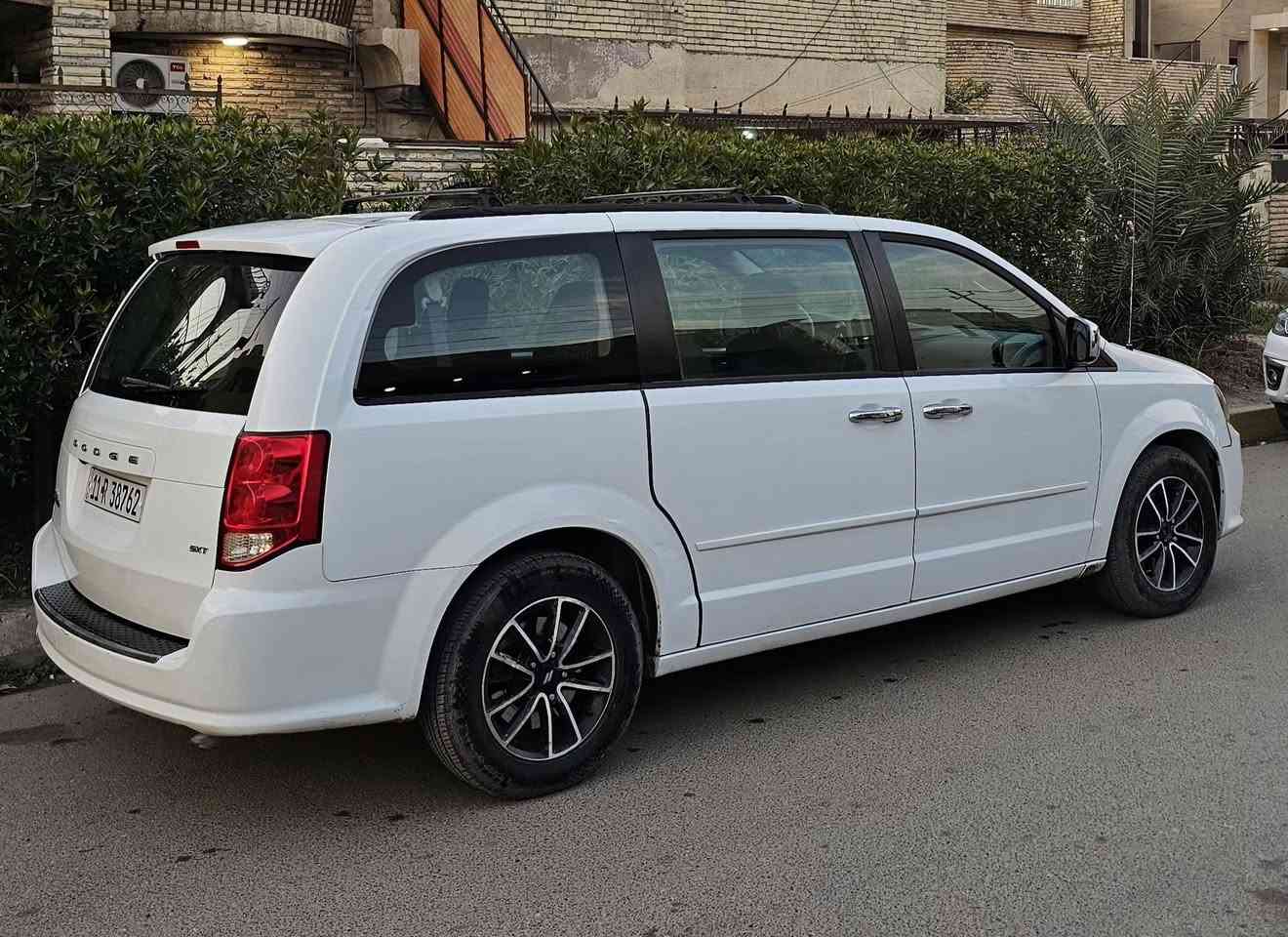 دوج كرفان 2016 _ مواصفات SXT
لسونار مرفق بلمنشور سياره تراي جديد فول مواصفات
بيبان كهرباء 
جام كهرباء
شاشه _ كاميرا
فول تحكمات 
تبريد ٣ قطع 
بدون اي نقص سياره جاهزه 
حادث بسيط 
مبدل مكينه جديده 
باسمي سياره 

سعر 153  ورقه 

_ العنوان _ بغداد _ البياع

***********
