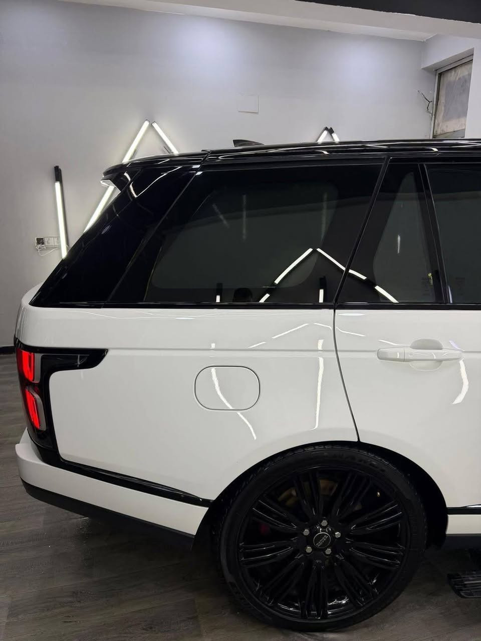 السلام عليكم
للبيع Range Rover Hse 2019
السيارة وكالة سردار
٦ سلندر hse 
ماشيه ٦٥ الف 
رقم بغداد باسمي 
بيه جاملغ السايق شبر صبغ فقط 
باقي سياره مكفوله من صبغ
للاتصال
***********
