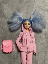 باربي • دمية