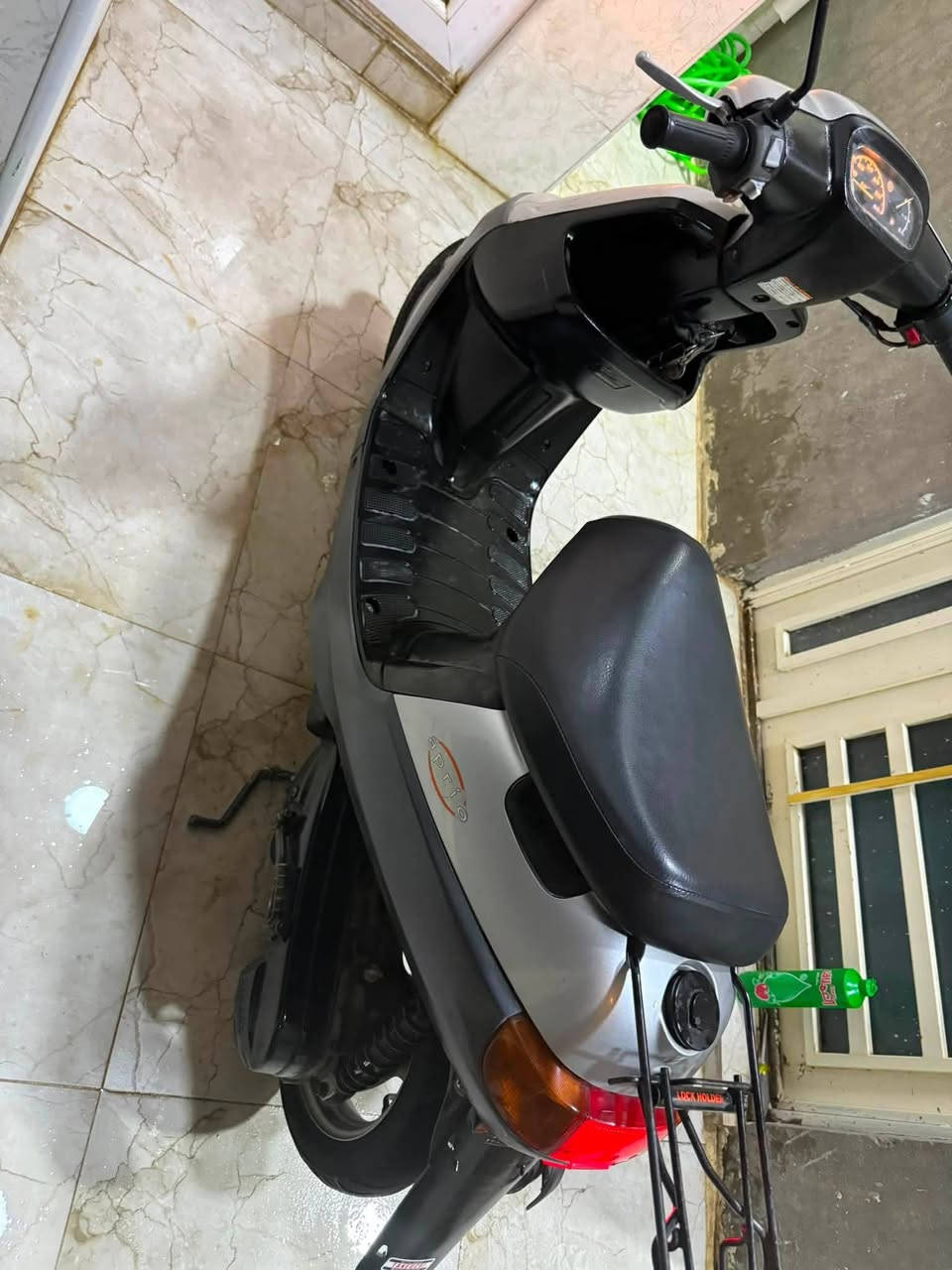 بطه 2003 للبيع السعر ١١٠ مستعجل ولله  فقط صار شهر ونص من خذتها من الخاويه اي نقص مابيها برغي ممفتوح بيها وهذا رقمي
***********
