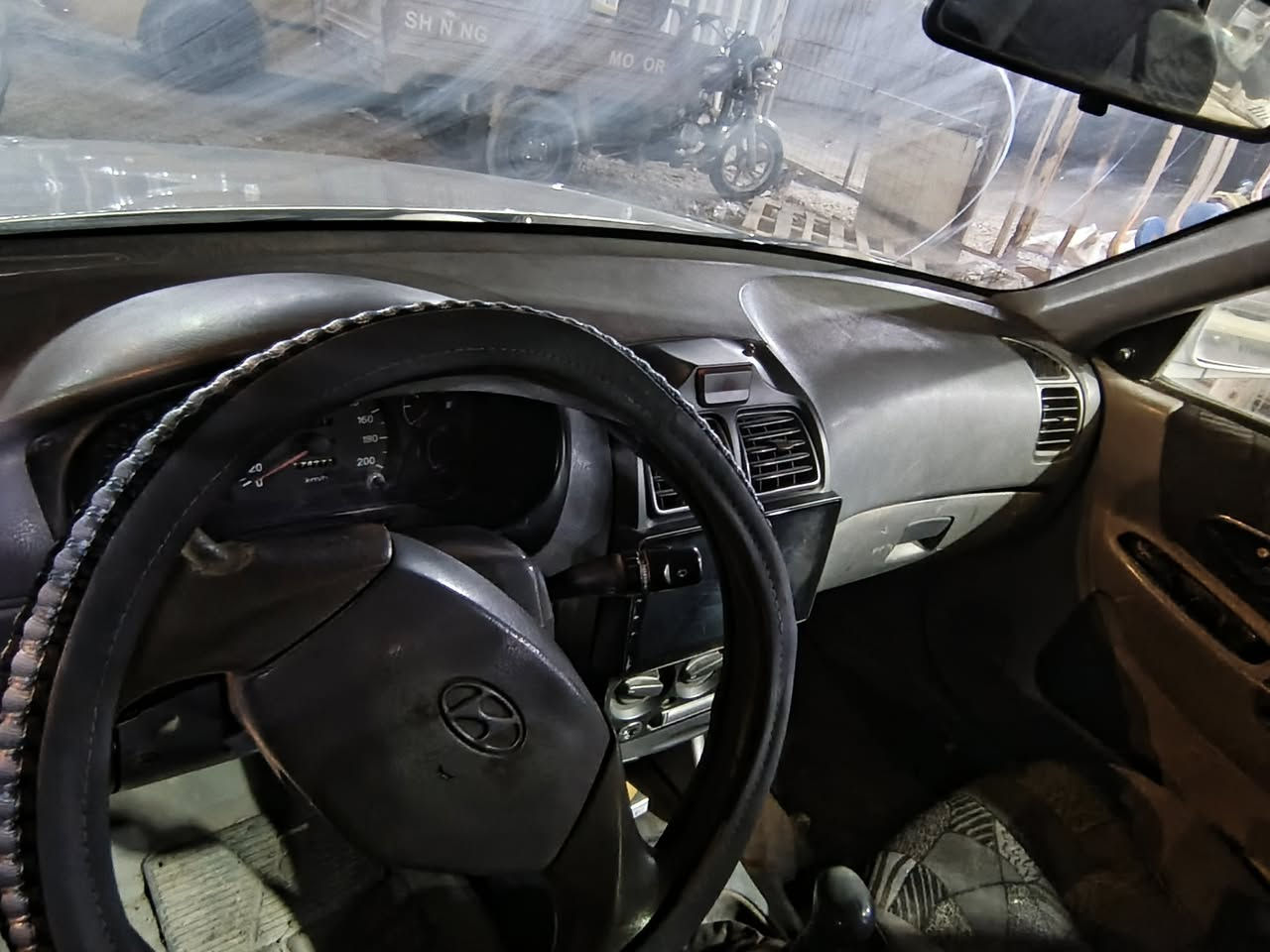 سلام عليكم اكسنت موديل ٢٠٠٠بسمي كربلاء مصبوغة عام مكفولة من الضربة كلهة بلادية تبريد منضومة بل جنط جديدة مشادهة حدادية جديدة مكينة ١٦٠٠مسكرجديدة حدادية جديدة تخم تاير مكانهة كربلاء *********** السعر ٤٨بيهة مجال بصيط
