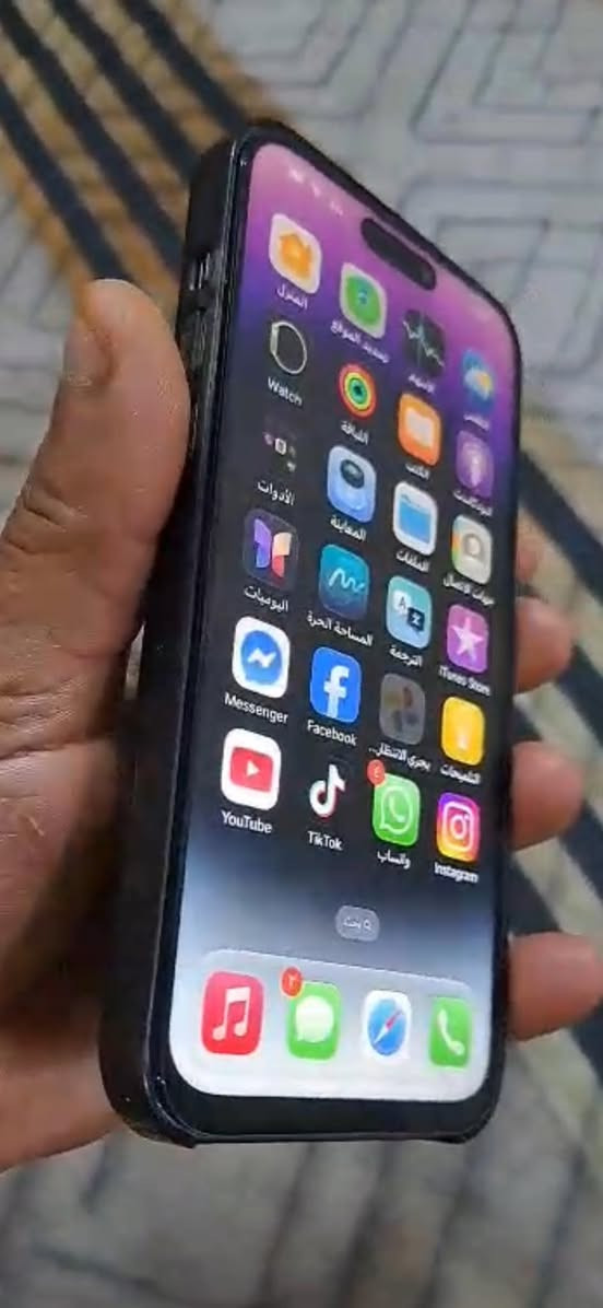 ١٤ برو ماكس شرق اوسط ذاكرا ٢٥٦ كله شغال كفاله ويه شاحنه وسماعات سعر ٦٥٠ بي ضمان ***********
