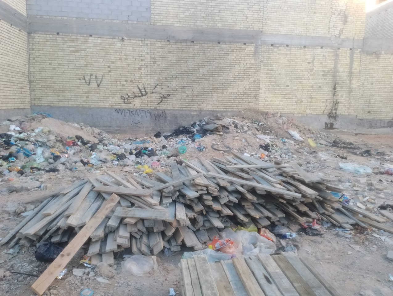 خشب لبيع لوح٤متر مكعب ونص لوح ٣متر ثلترباع سير ٣مترنص مكعب سير طول متر مكعب لوح  مقاصير مكعب ينباع شلع لمكعب ٤٠٠لمكان كربلاء ***********
