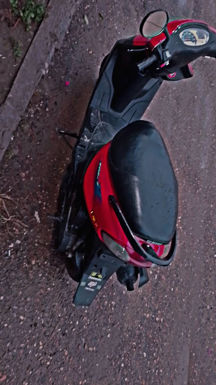 السلام عليكم
ماكس قچمه للبيع دراجه متعوب عليها وحلوة أحله من الصور 
شغاله سلف هندر 
عدسة امامي لونين عالي ناصي 
تايرات جدد جلاتين 
صالصنه fm رياضي قطرة رياضي 

منفذ شاحن التلفون usb 

تخم كفرات جدد لوك
 
مازدة اماميه جديدة 

عداد كيلوا مترر نقصه واير واشاير واكفه عندي 

السعر 400  عنوان بغداد حي الجهاد رقم *********** وبالخدمه
