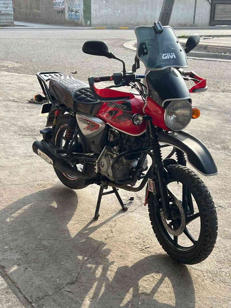 السلام عليكم بوكسر جبلي موديل 23 مرقم بغداد كفاله عامه مكينه مامحطوط عليها سبانه ماشيه 22الف  كامله مكمله بدون نواقص السعر مليونين و500 بيها مجال للطيبين مكاني بغداد السيديه ‏‪***********
