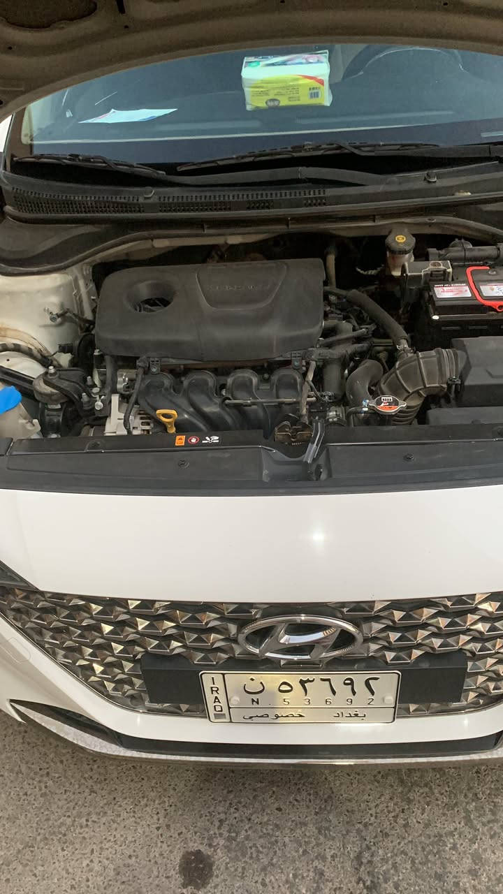 سلام عليكم اخوان عندي خليجي اكسنت موديل 21 بغداد بسمي مال اقصاط بية بارد في الجنطة بدون صبغ وله تبديل اسوي وكالة مواصفات السيارة فتحه اشاير مري تحكم ستيرن تبريد قطعتين داخل السيارة لونين بيجي واسودّ الأرضية جلد تخم تاير ماشية 124 تخلص القصاط سنة 28 شهرالسادس رايد ابيع 125 وبيه مجال 
***********
