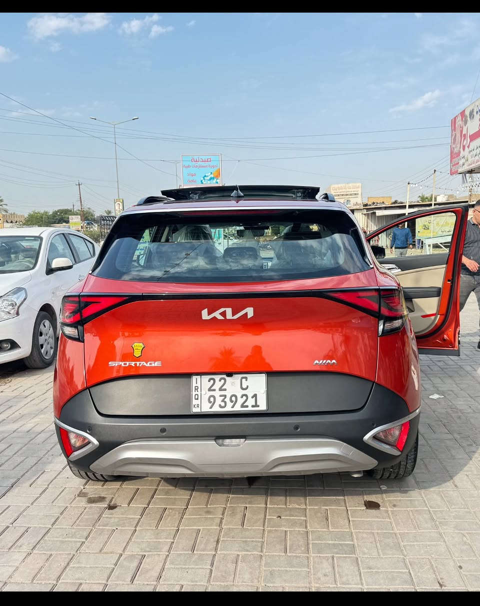 سلام عليكم للبيع كيا سبورتج 2024 لون مشمشي خليجي رقم اربيل بسمي شرط التحويل ماشية 17 الف السيارة فول مواصفات 1/1 مواصفات الجيتي لاين السيارة مكفولة  مواصفاتها رادارات كشنات حار بارد ستيرن تدفئة  كشنين كهرباء باب خلفي كهرباء بانوراما فول لدات امامي خلفي يعني فول مواصفات السعر 242$ عنوان بغداد المدائن   *********** (ملاحضة) السيارة جديدة بمعنى الكلمة احلى من الصور بهواي ❤️
