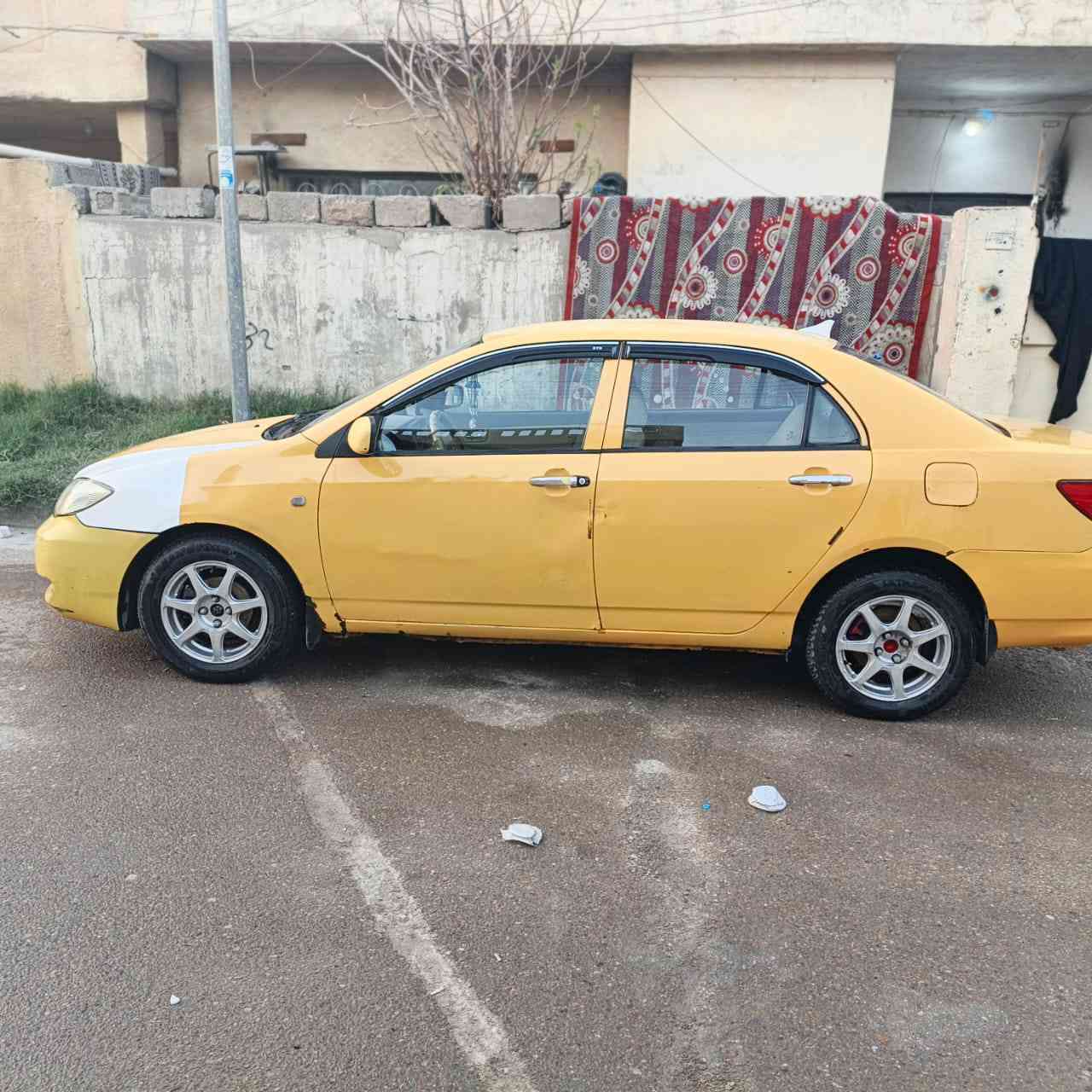 سلام عليكم شباب البيع بي واي دي f3سياره خير من الله مكينه وكير عادي سياره بيهه نقوصات بسيطه سنويه ٢٧تبريد بس كمبريسر  موديل ٢٠١١هيه مامسجله شباب اعيد هيه وخط مامسجله اني مكلف بل نشر السعر ٣٥وبيهه مجال رقم ***********
