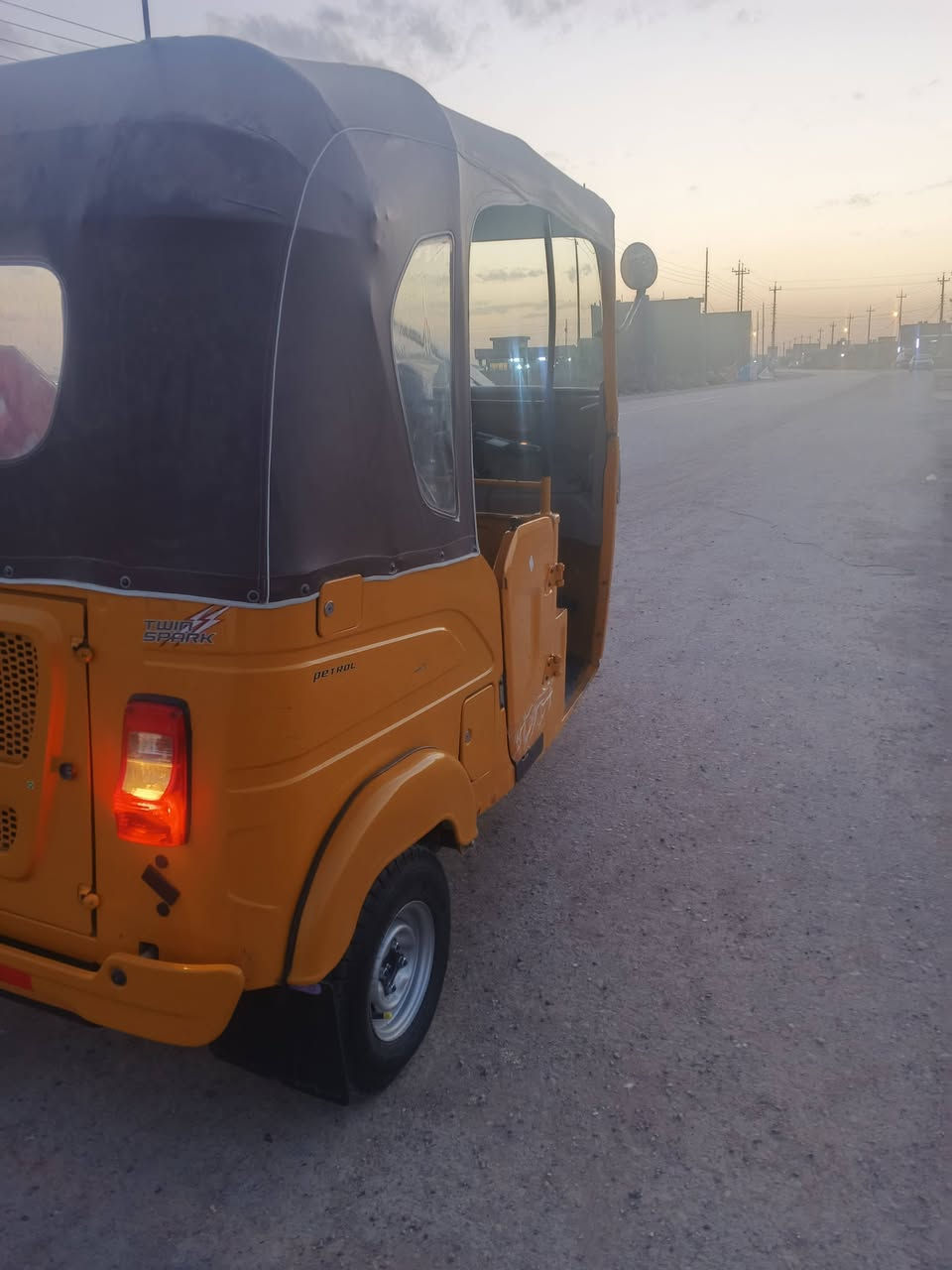 السلام عليكم تكتك للبيع موديل ٢٢مرقمة شهر ١١ كفالة عامة ماعدة طخة زغيرة بل تكمة تكتك جديدة بمعنى الكلمه تراي زيرو ام الكنر مكاني الدورة شارع ٦٠ الرقم ***********
