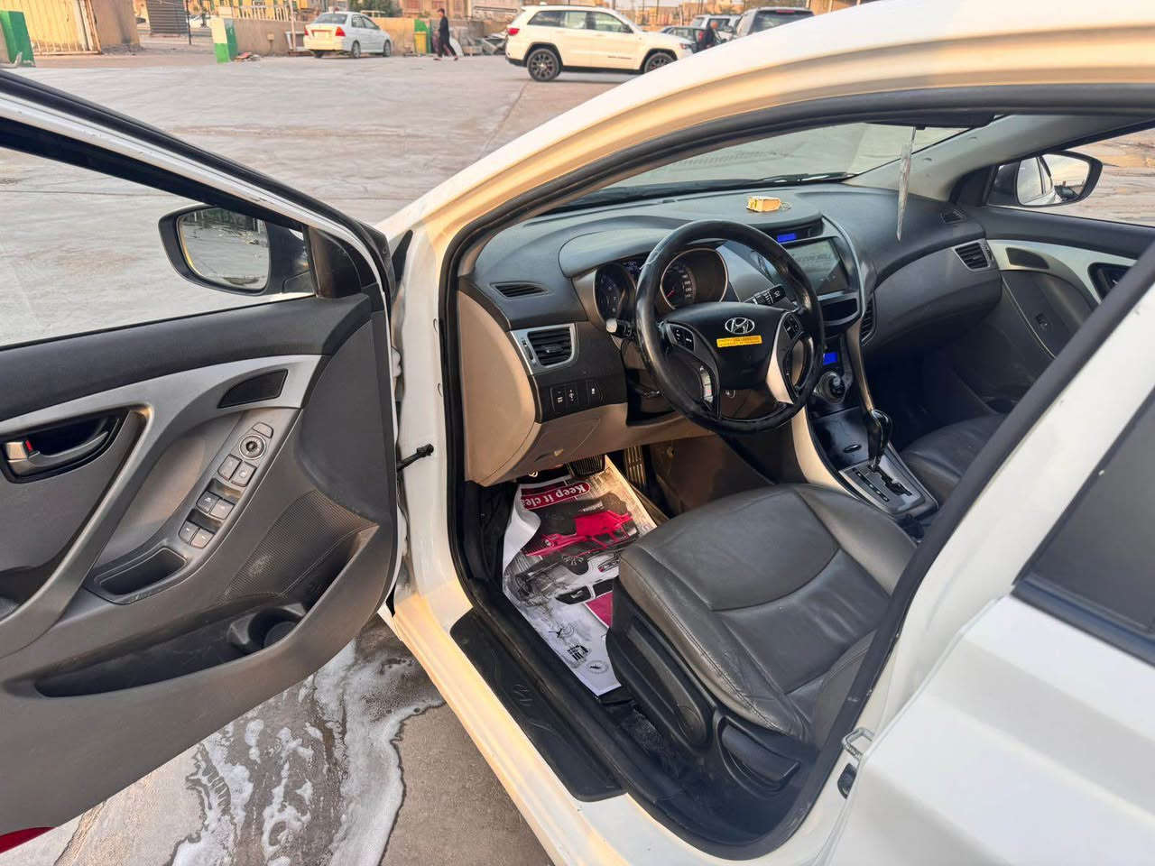 السلام عليكم للبيع ومراوس دخول جديد
النتره 2014اصل 
لون ابيض  
كصتين  شغل باجات 
متومه شمالي    أرقام وسنويه  29
نضافه 100/100
مكينه كير اكسل كفاله
مكينه 2400 جي تي اي 
مسجل دمام 9سماعات
كشن كهربائي +تدفئه
فقط فتحه 
تبريد ثلج منضومه جديده شاده 
نضافه كشر 100
نضافه داخل 100
حجر بيئة موجود بلادي
تخم تاير جديد
سعرها 53  وبيه مجال ب
سياره خير من الله الف ما ذب عليه
مكان سياره بصره  
*********** واتساب فقط البصرة, العراق
