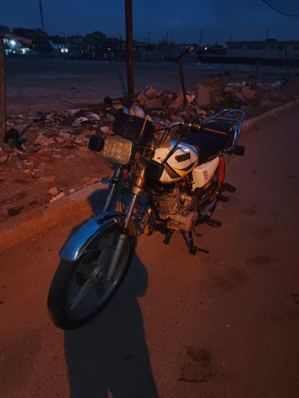 سلام عليكم دراجه ايراني طافيه يحتاج كهربائيات سلف شغال كلشي شغال بيها مكاني بغداد حي جهاد سعر 250 وبيها مجال بسيط *********** لتراسل فقط اتصال
