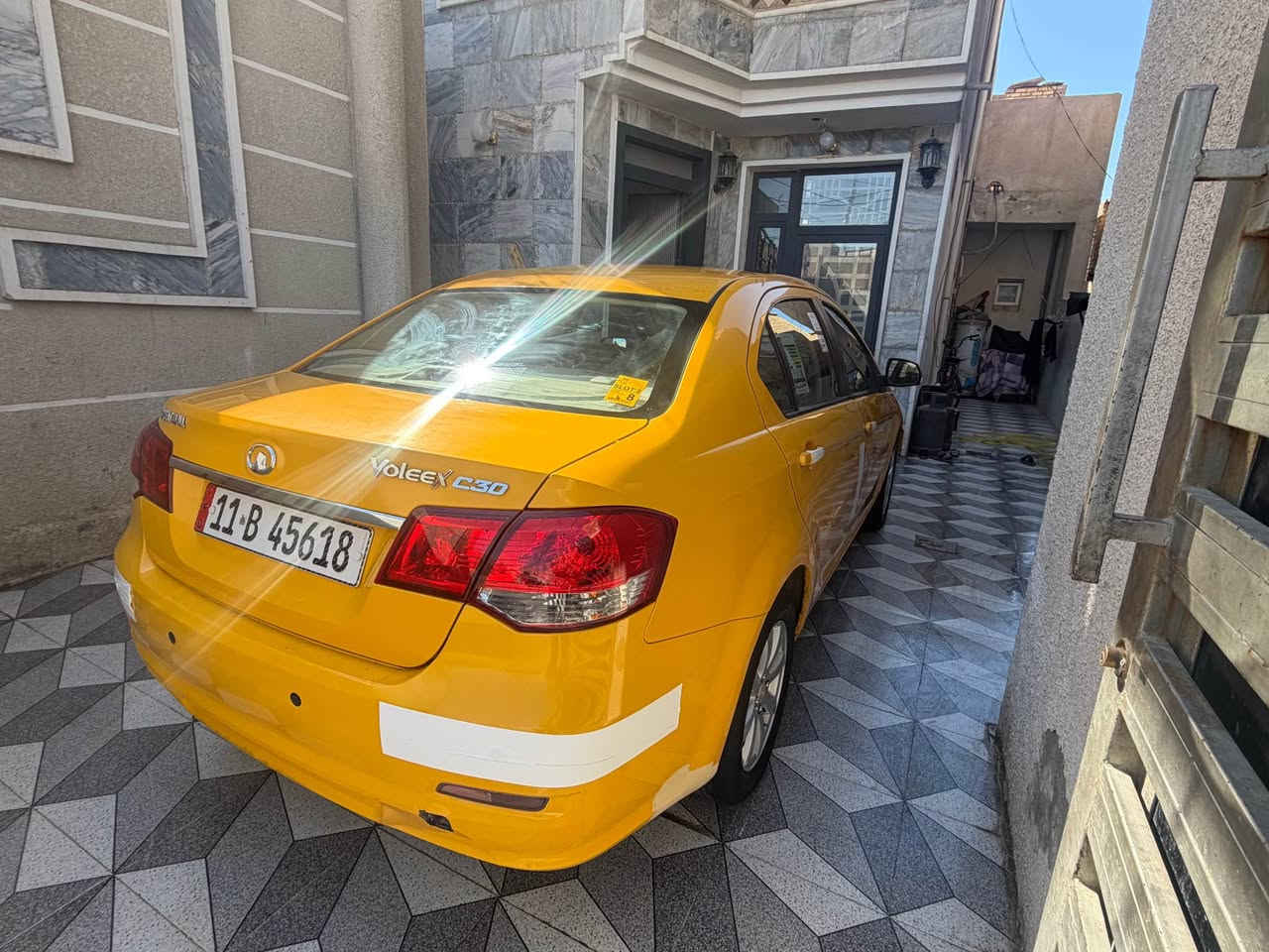 كريت وول فولكس 2012 
شركة بلادي اصفر بدون ضرر ولا صبغ ولا تبريد 
حتة الدعامية بدون صبغ ولاجراد فقط بارد باب الصدر 
جاهزة من كلشي رقم بغداد بسمي شرط التحويل 
العنوآن ديالى بعقوبة ***********
السعر 58 بيهة مجال بصيط جدأ بعقوبة, ديالى
