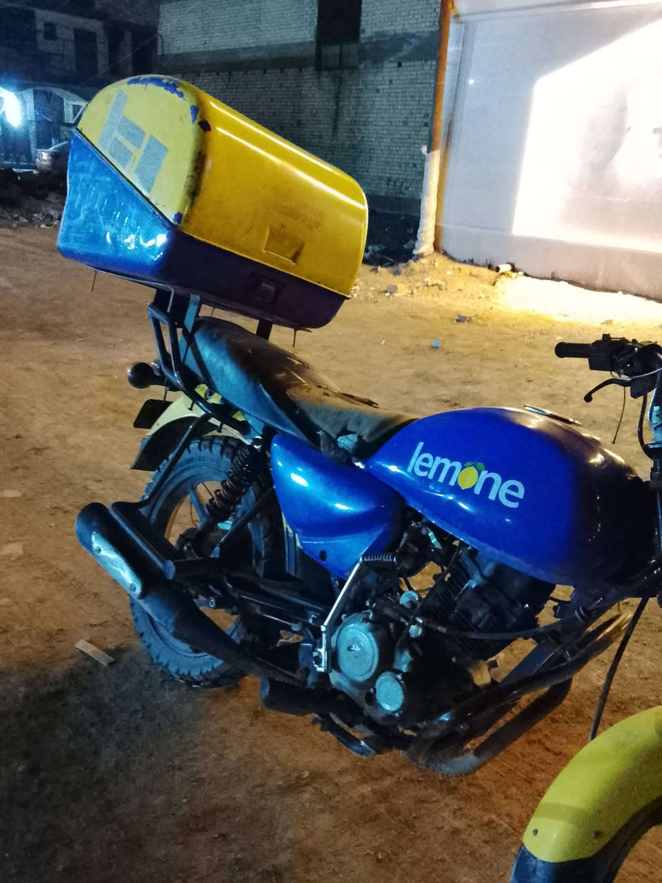 سلام عليكم شباب دراجه بوكسر موديل 22 كلاسك دراجه 7 اوراق كامله الدراجه يرادله ترتيب ولدراجه مجفته مره وحده الرقم *********** شراي بيك خير وتدلل السعر 12000
