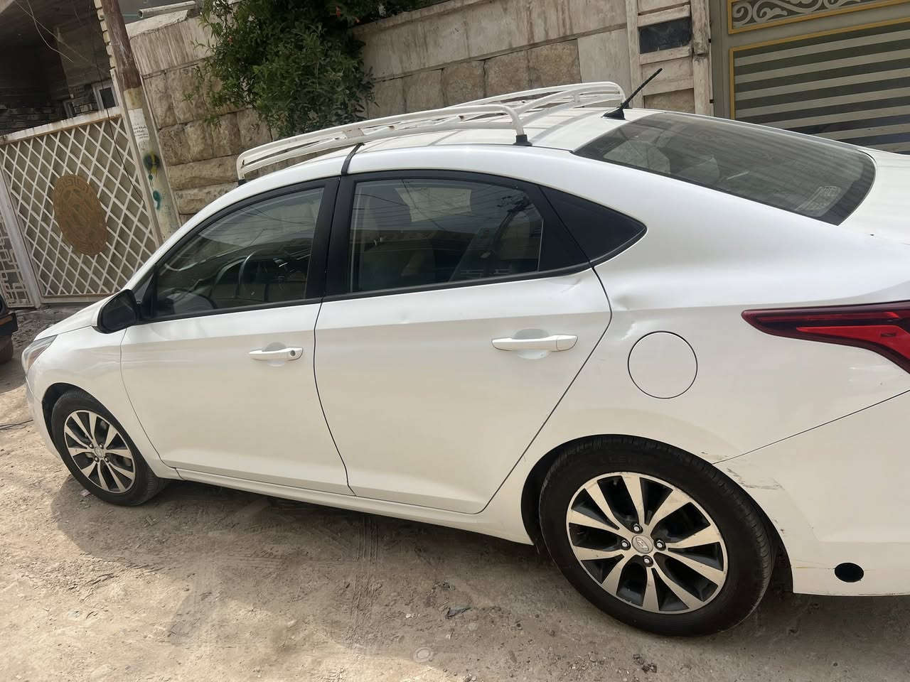 اكسنت موديل ٢٠ لبيع فقط عنوان بغداد سيارة جاهزة مكفولة ***********
