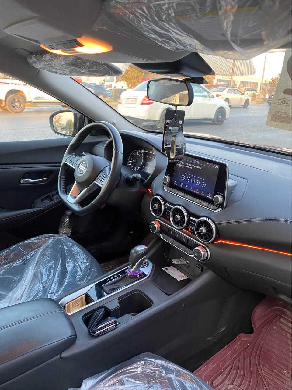 سلام عليكم ورحمة شباب عندي نيسان سنترا 2022ياباني الاصل  رقم سليمانية بسم صاحبي تريد وكاله تريد تحويل كفاله عامة عدا شبرين بخشم البنيد رصعتين بدوسه بدوسه ٥٥ الف ماشيه حقيقي ع وضع شركة معروضه ١٤٥ ومجال قليل اريد مرواس بجيب ١٤ لو ١٣ ونطي فرق نقدي /*********** بغداد, العراق
