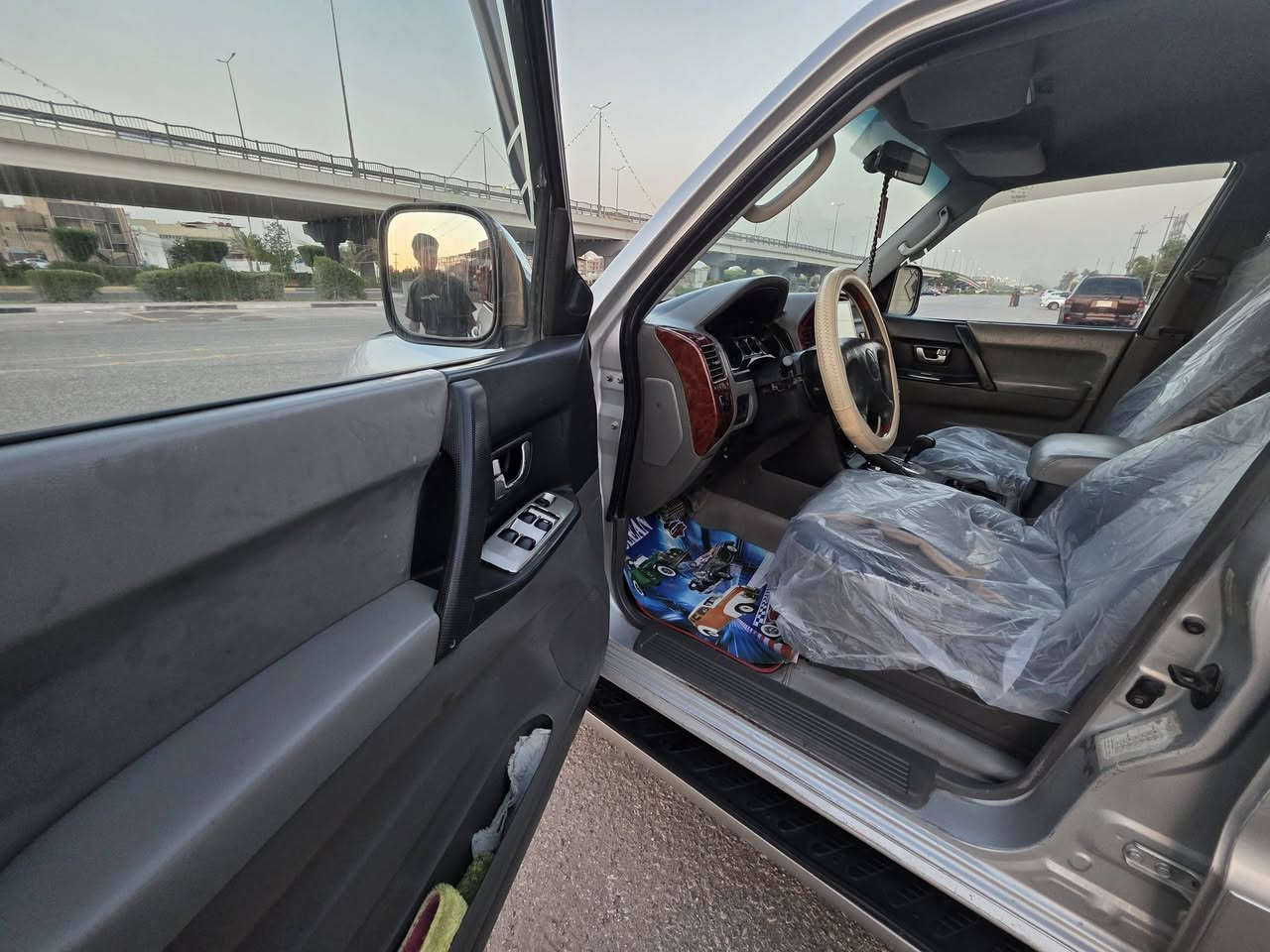 السلام عليكم باجيرو موديل 2003 محرك وكير جدد حداديه جديده تخم تاير جديد تبريد ثلج 3 قطع سبعه راكب   سياره جاهزه مابيه كل نقص بيه صبغ مكانات ابيع حزام السعر 77 وبيه مجال مكاني كربلاء  بيع او مراوس للاتصال ***********
