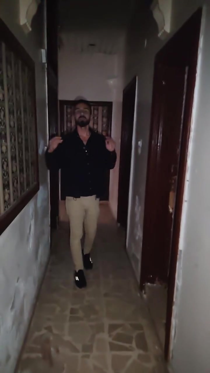 للبيع منزل بلمشهد بشارع ابو قاسم الشوا 
البيت زاوية غربي شمالي جميع الغرف على الشارع
ومؤلف من ٣ غرف محررات بلدور الثالث والفراغة طابو اخضر 
للتواصل 0996585332
رابط صفحتنا على انستغرام
https://www.instagram.com/real_state_aleppo?igsh=MTkxYjZtczh1ZTQwcw==


**إذا كنت صاحب هذا الإعلان وتريد حذفه لأي سبب، رجاءا أرسل رسالة إلى الدعم الفني**