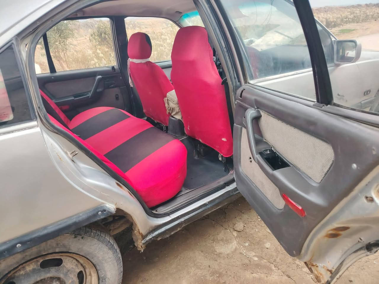 سياره 🚗نوع اوبل موديل88 اوميكه  ابلادي الون ذهبي محرك وكير شرط داخل خارج كلش نضيف عندي وكاله عامه مطىق ام البوركوت السعر ٢٥ وبيه مجال قليل زاذا اكو مراوس حسب القناعه مكان السياره ديالى قضاء الخالص ناحية السلام على طريق دلي عباس هذا رقم صاحب المنشور والسياره ***********عندك شي اتصل
