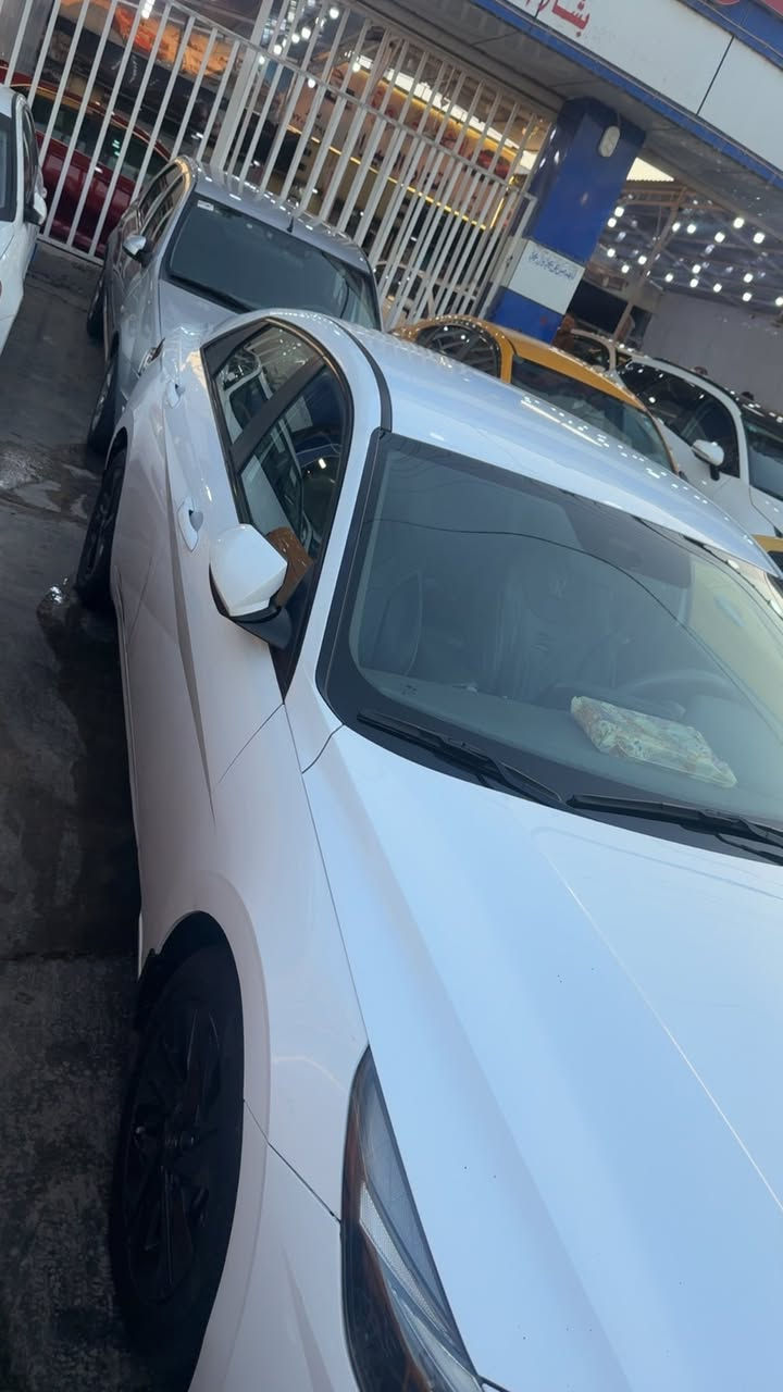 السلام عليكم سياره النتره خليج موديل 21 سياره كلش حلوه ونضيفه بيها طخه صبغ ربع بنيد بدون ايرباك بدون دواخل سياره حلوه بيها كم طخه بسيطه ممبينه بالصور مكاني بغداد سعرها 135 وبيها مجال واتساب *********** اتصال رصيد ع ***********
