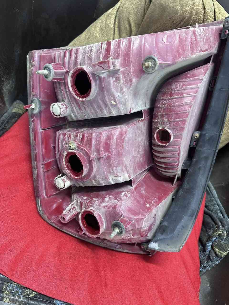 بك لايت الاصلي مستعمل مثل ماواضح بالصوره نظافته
العنوان بغداد
السعر 30الف 
***********
