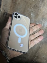 ‏سلام عليكم iPhone 11 الجهاز نظيف كلش بدل البطارية فقط فطر بالظهر. سعر...