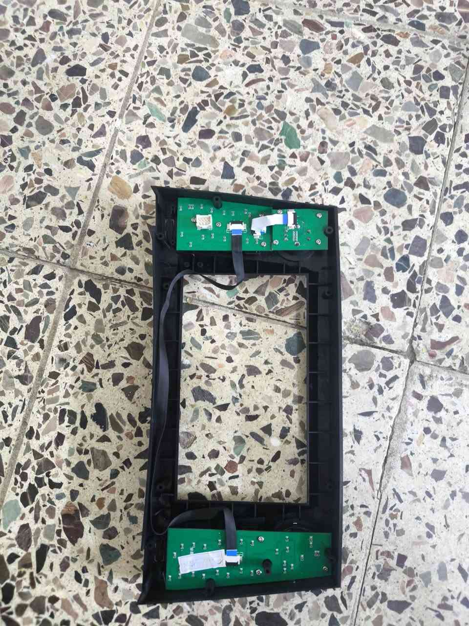 السلام عليكم عندي هذا اطار شاشه للبيع سعرك وبالعافيه


**إذا كنت صاحب هذا الإعلان وتريد حذفه لأي سبب، رجاءا أرسل رسالة إلى الدعم الفني**