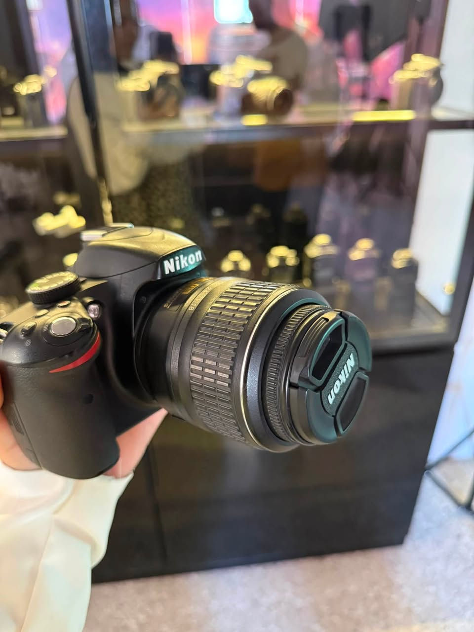 ✨ (Nikon3200D)
✅ حالة ممتازة جدًا، جاهزة للشغل بدون أي مشاكل.
📊 Shutter(9k)
📦 المحتويات: (بطارية - شاحن - استراب- بوكس-عدسه 18-55)
🤝 ليه تشتري من عندنا؟
✔️ ضمان فعلي.
✔️ أفضل سعر مقارنة بالسوق.
✔️ مصداقية في وصف الحالة.
✔️ متوفر جميع أنواع الكاميرات والعدسات والإكسسوارات.

🎥 ابعتلنا رسالة وهنبعتلك فيديو تفصيلي لحاله الكاميرا .
https://www.facebook.com/share/19Jg44rJ3V/?mibextid=wwXIfr
📲 تواصل خاص.
📞 01066425575 - 01032178799


**إذا كنت صاحب هذا الإعلان وتريد حذفه لأي سبب، رجاءا أرسل رسالة إلى الدعم الفني**