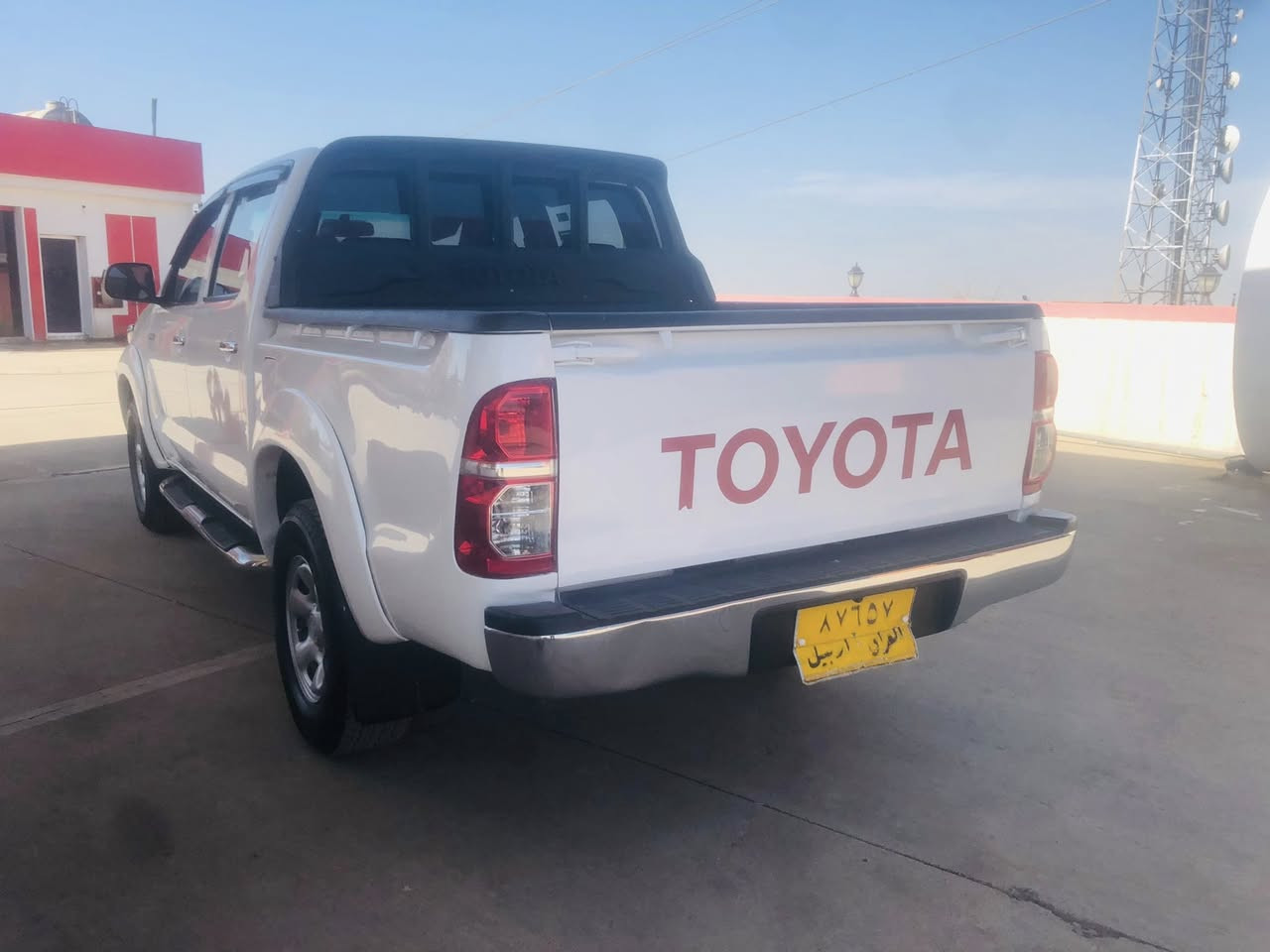 مرزية ٢٠١٠ غاز و بنزين گير توماتيك رةش پوش دةپارجة لةسةر ساغي هيجي نييةبي ژوري بي داخلي  مةكينةو گير جديد بةشةرت تبريد سارد و گةرم بةشةرت ١٠$وةرةقة غرامةي لةسةرة سعري ١٥٥$ وةرةقة *********** شوين هةولير
