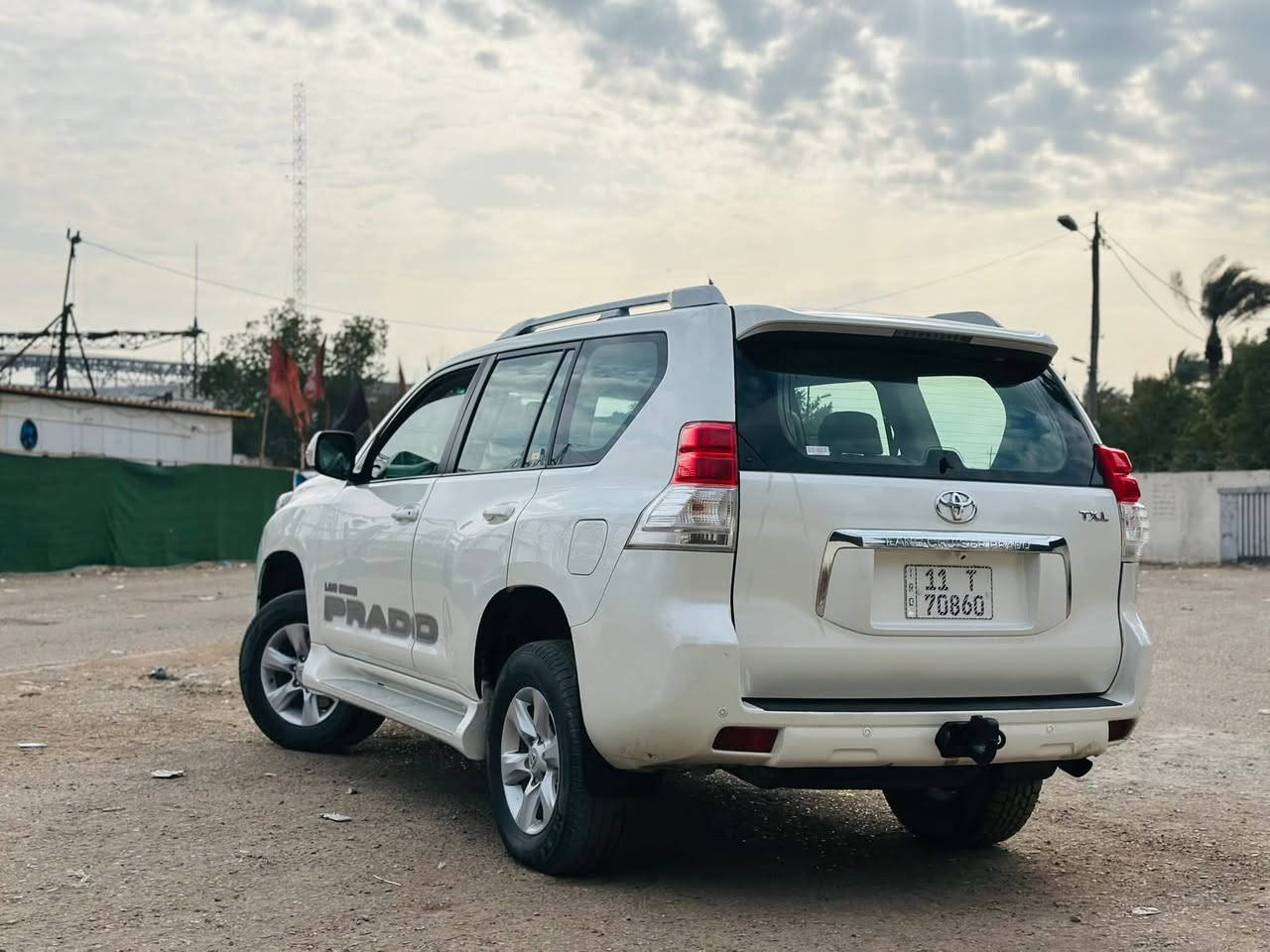 برادو 2011 خليجي مكفوله كفالة عامة لا ضربه ولا صبغ فقط بارد في جاملغ الامامي لون ابيض لؤلؤي
السعر 205 $وبيه مجال حك جيه بسمي شخصيآ
مواصفات نص فول مكينه ٢٧٠٠ شاشه كبيره اندرويد تبريد لمس ثلاجه داخليه مري شفط تحكم ستيرن كامره خلفيه نضام ايكو اقتصاد بانزين مانع الانزلاق حساسات خلفيه اشاير بلمري ٧ راكب ٣قطع تبريد فورويل درايف داخل بيجي وبيها مواصفات اكثر سياره ماشيه ٢٨٦ سياره رقم بغداد جديد هزه وفحص جدد سنويه ٢٠٣٠ تحويل ثاني يوم عنوان بغداد
رقم الهاتف ***********
