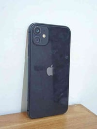 للبيع فقط اعتذر عن المراوسه ايفون11عادي  ذاكره64💾  بطاريه 80🔋  مبدل شا...