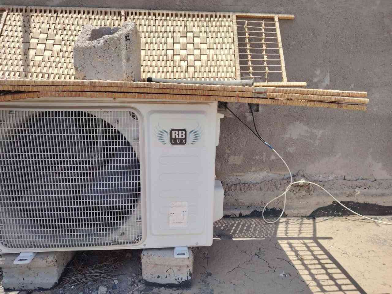 سلام عليكم سبلت للبيع اخوان ما اعرف نوعيته سبلت جديد محتاج وأريد ابيعه العنوان واسط صويره  رقم الهاتف ***********  /  ***********    سعر    650 وبي مجال
