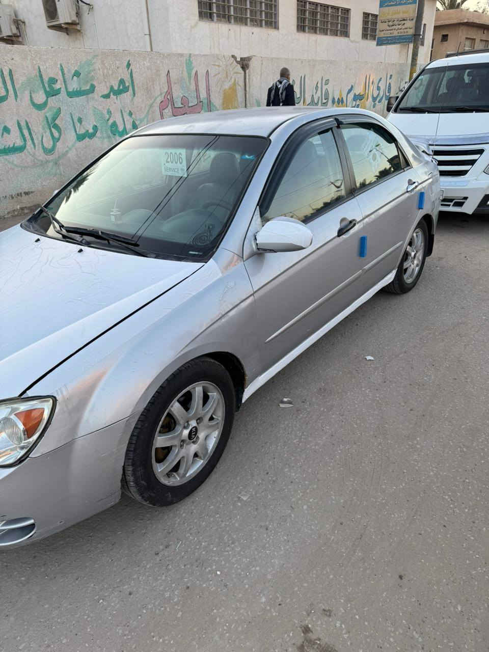 السلام عليكم كيا سبكترا للبيع 2006 أمريكي مكينه كير حداديه خير من الله السعر 73 وبيه مجال رقم الهاتف ***********
