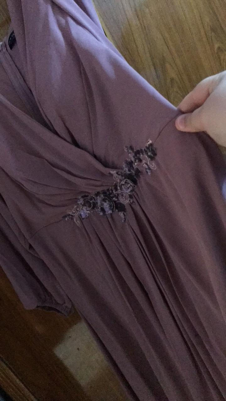 فساتين جديده غير ملبوسه موجوده وموجود مستعمله قياسات خاصة وقياسات عاديه باسعار مناسبة متوفر توصيل للاستفسار خاص


**إذا كنت صاحب هذا الإعلان وتريد حذفه لأي سبب، رجاءا أرسل رسالة إلى الدعم الفني**