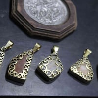 دلايات نحاس • أحجار كريمة • شغل يدوي فاخر